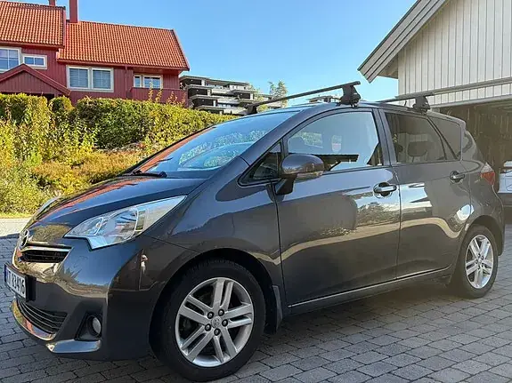 Toyota Verso-S 2012 photo 4