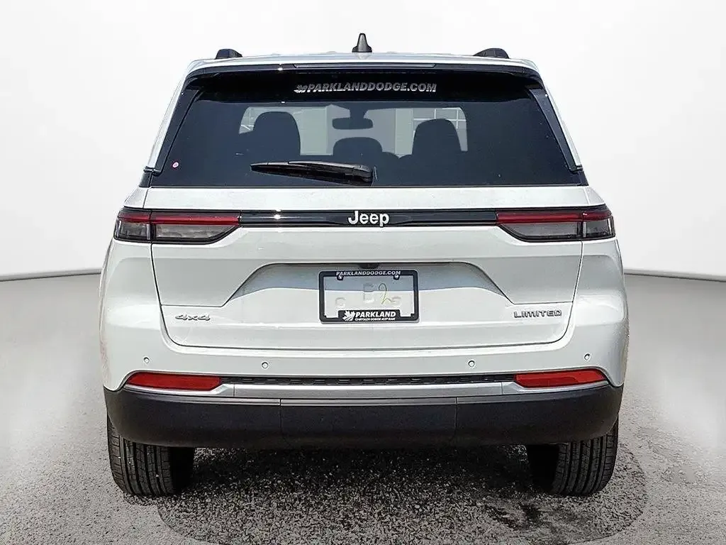 Jeep Grand Cherokee 2026 photo 4