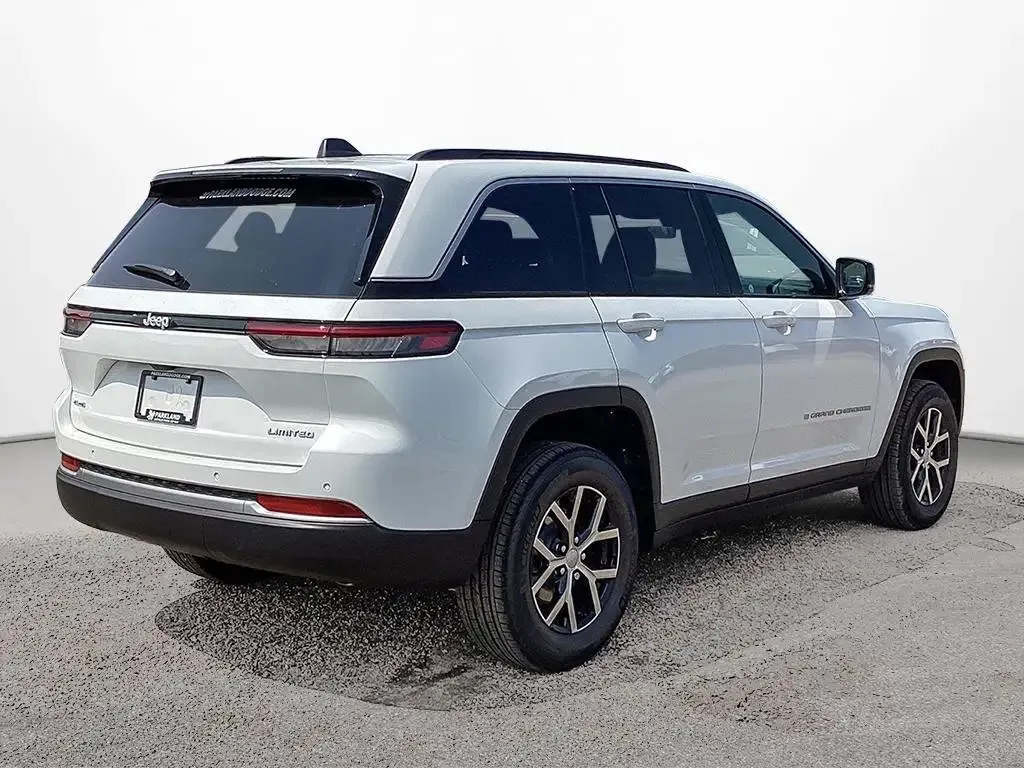 Jeep Grand Cherokee 2026 photo 5