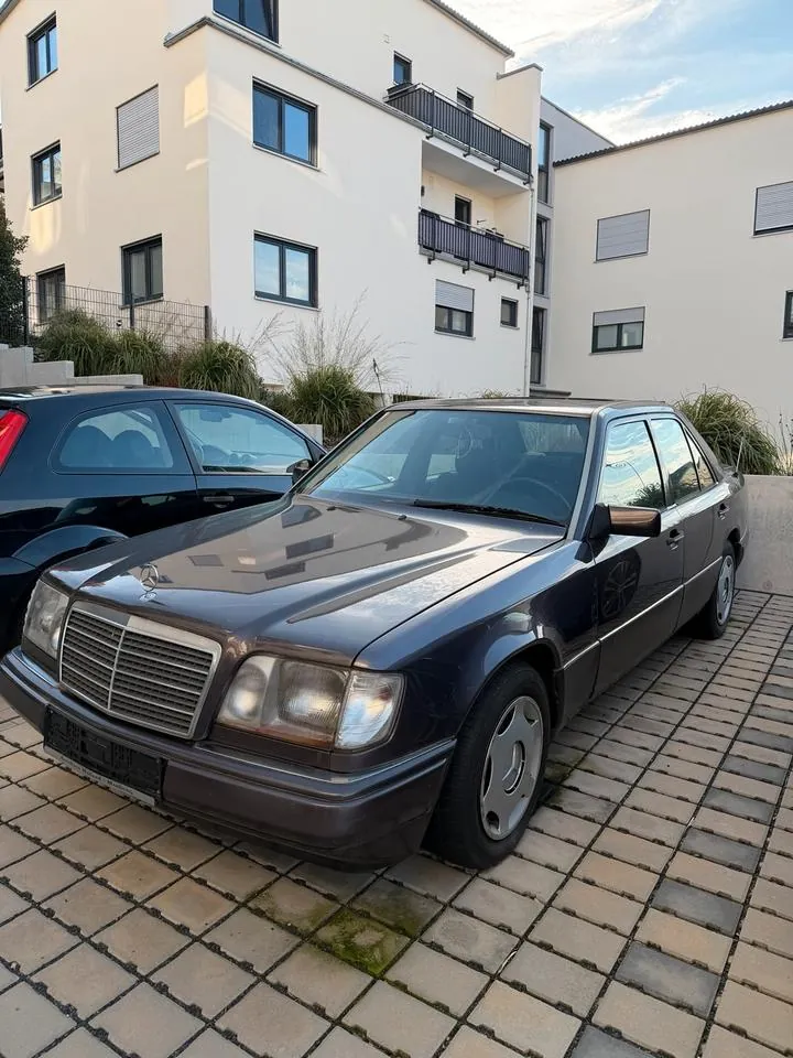 Mercedes-Benz W124