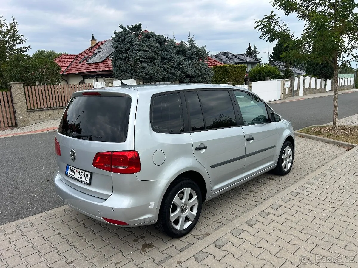Volkswagen Touran 2015 photo 5