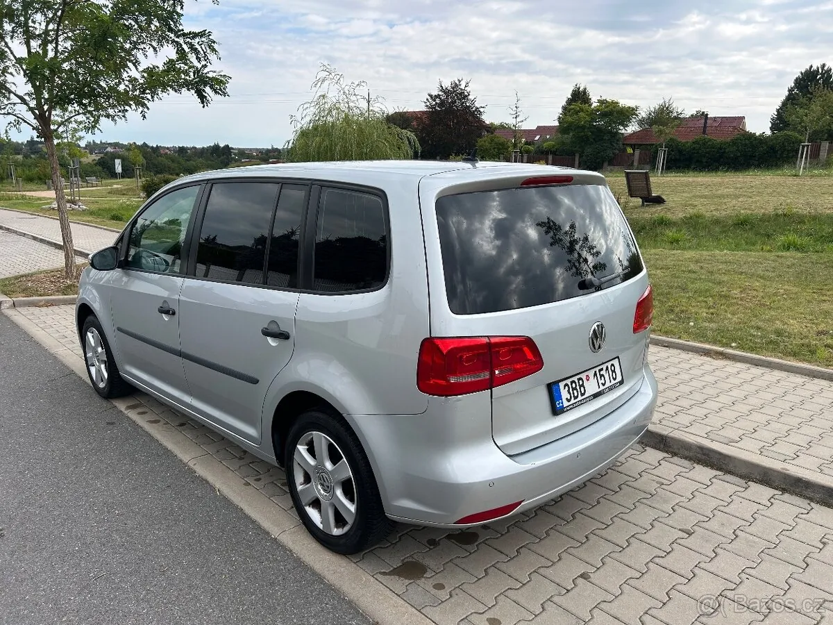 Volkswagen Touran 2015 photo 4