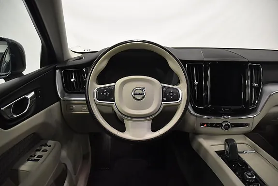 Volvo Xc60 2020 photo 2