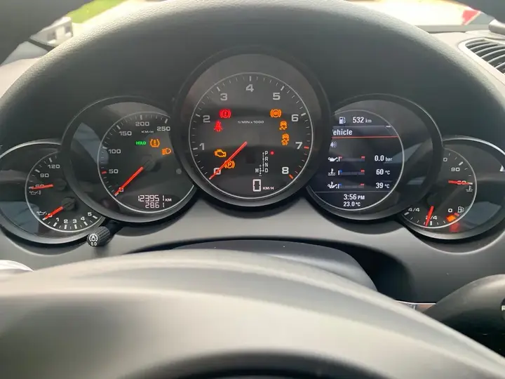 Porsche Cayenne 2011 photo 4