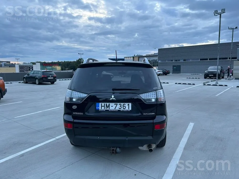 Mitsubishi Outlander 2010 photo 4