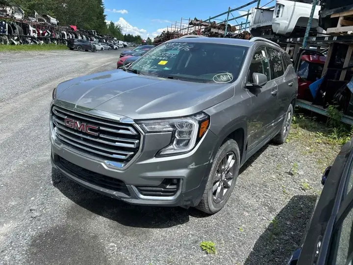 GMC Terrain 2023 photo 3