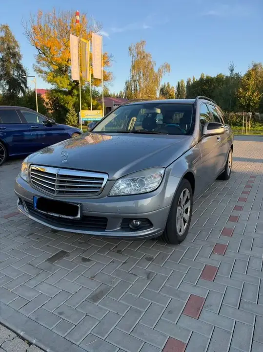 Mercedes-Benz C180