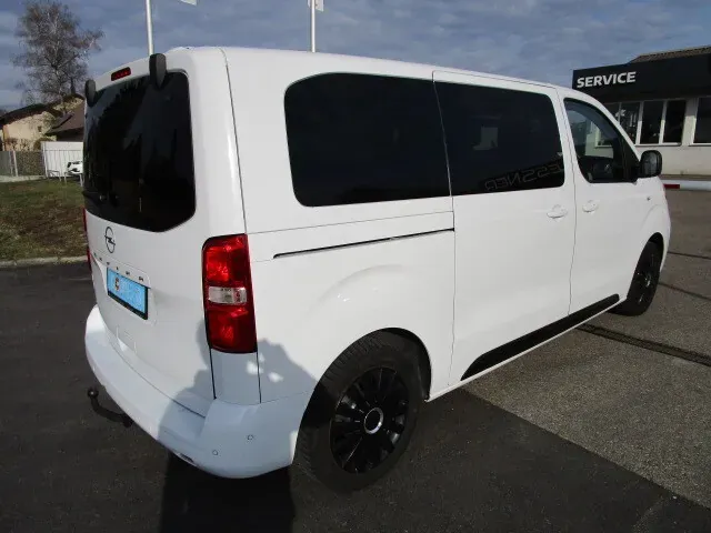Opel Zafira 2024 photo 2
