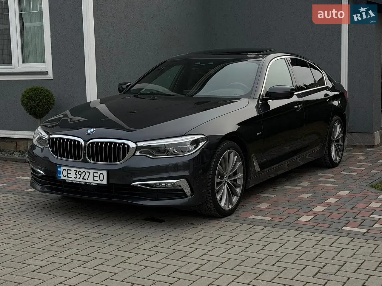 BMW 5 Series 2017 photo 3
