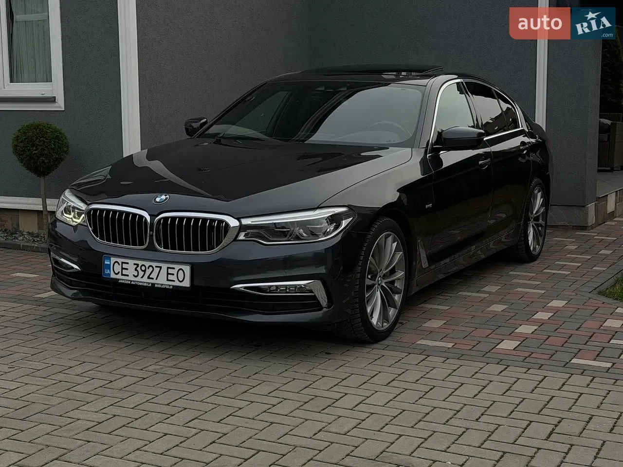 BMW 5 Series 2017 photo 5