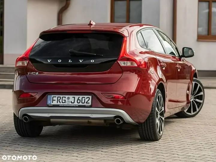 Volvo V40 2012 photo 3