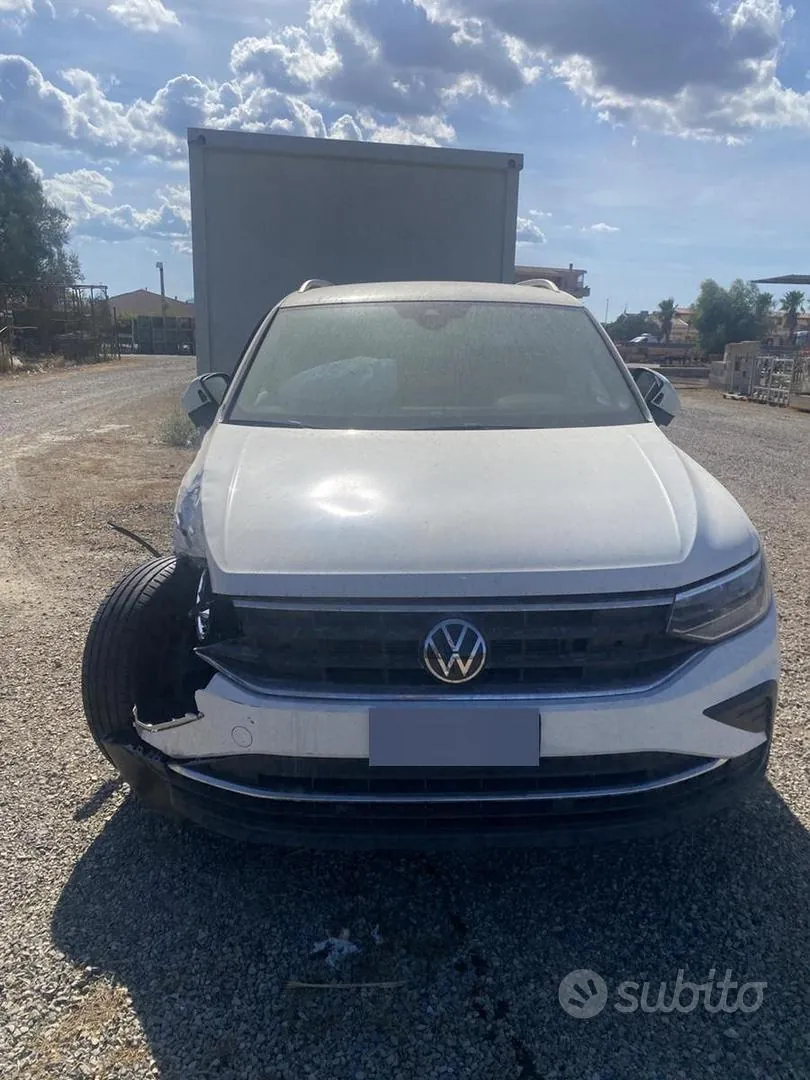 Volkswagen Tiguan 2022 photo 2