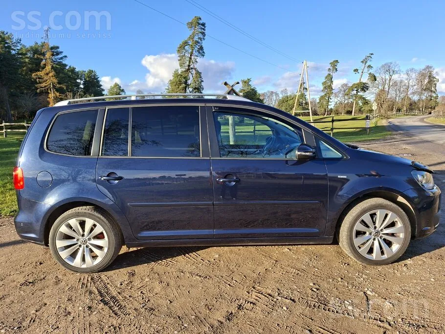 Volkswagen Touran 2013 photo 3