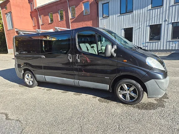 Opel Vivaro 2010 photo 2