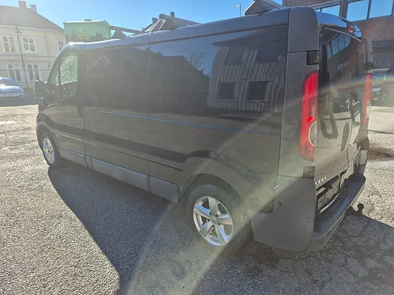 Opel Vivaro 2010 photo 4
