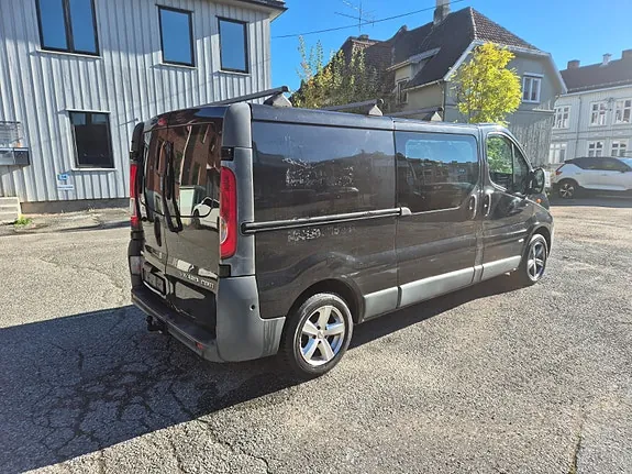 Opel Vivaro 2010 photo 3