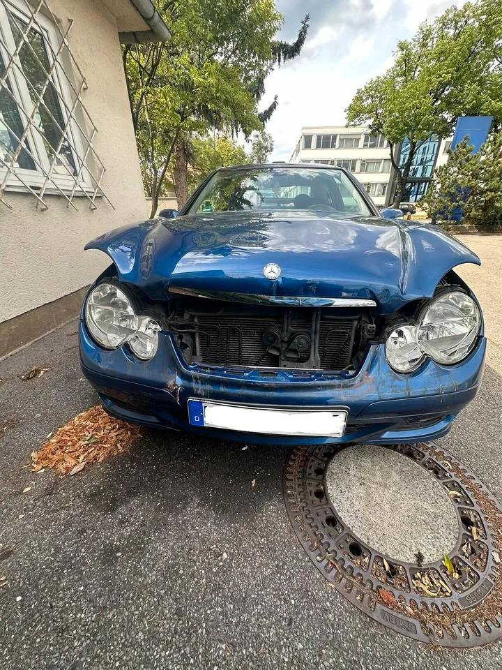 Mercedes-Benz C230