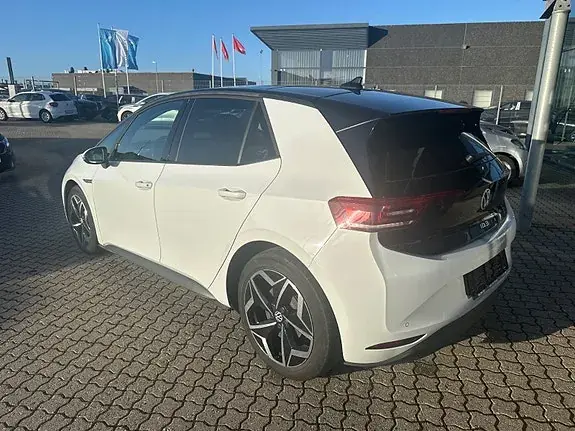 Volkswagen Id.3 2022 photo 2