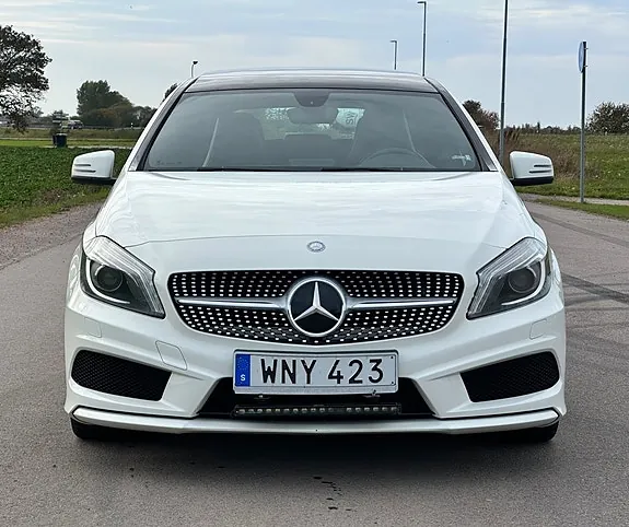 Mercedes-Benz A180 2015 photo 2