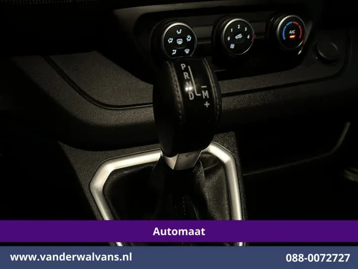 Renault Trafic 2023 photo 2