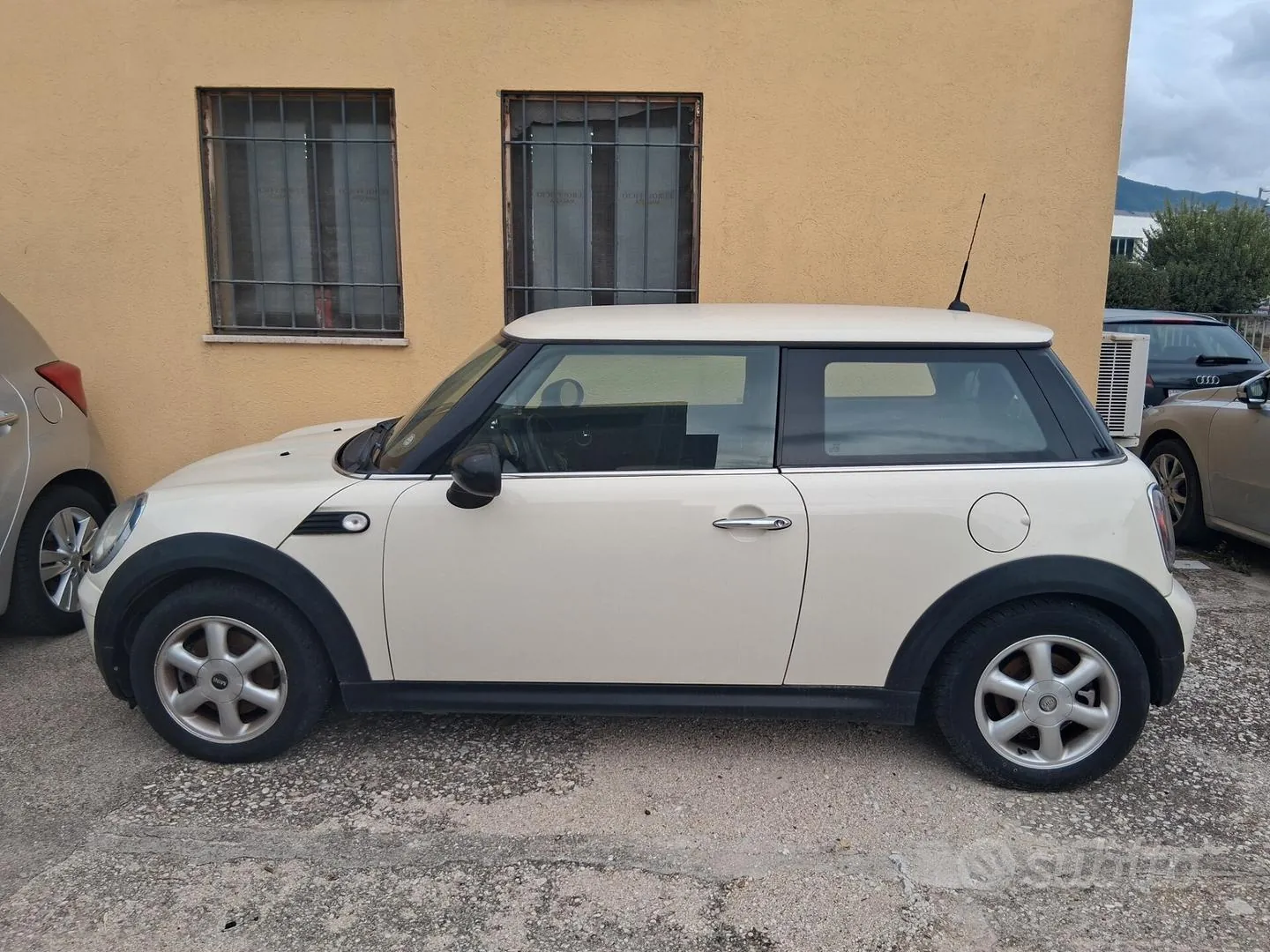 Mini Cooper 2010 photo 2