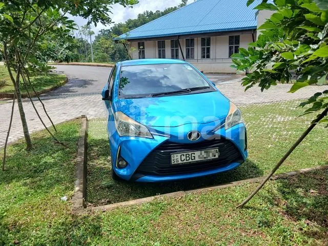 Toyota Vitz 2017 photo 4