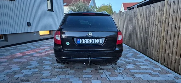 Skoda Superb 2010 photo 3