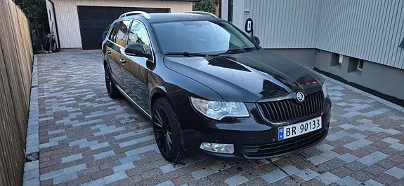 Skoda Superb 2010 photo 5