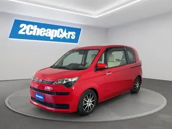 Toyota Spade 2014 photo 2