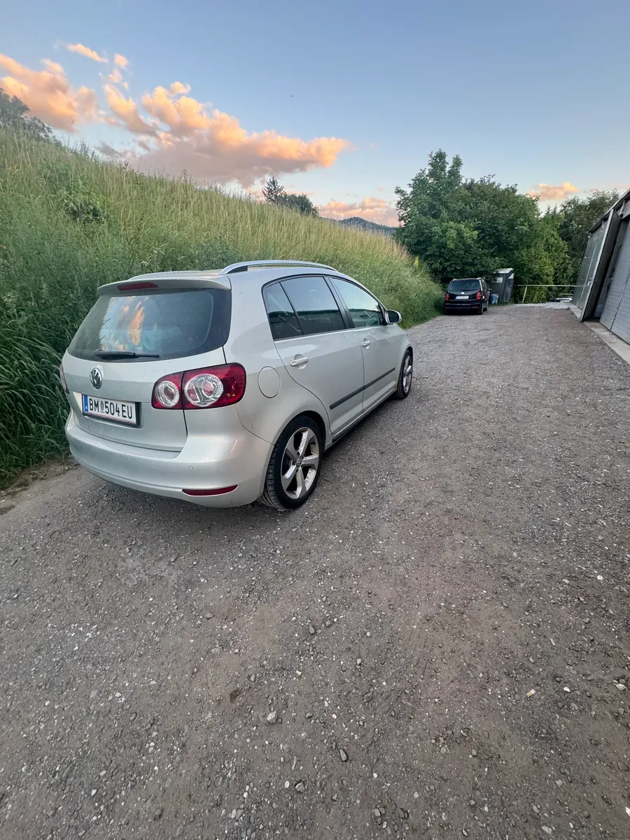 Volkswagen Golf 2011 photo 3