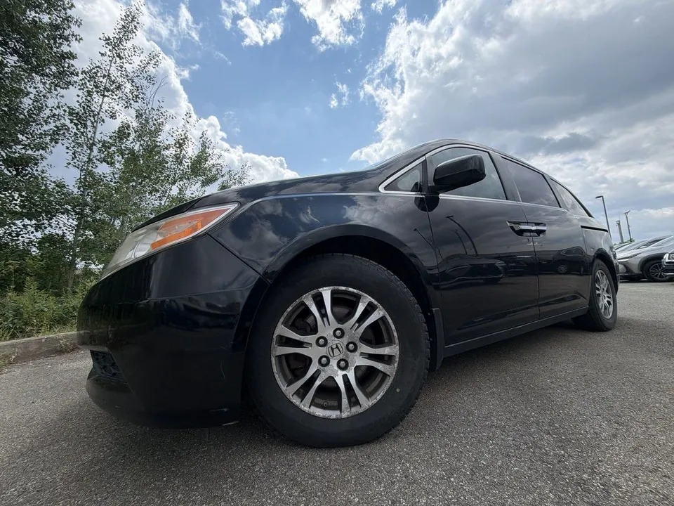 Honda Odyssey 2012 photo 2
