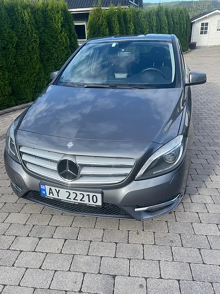 Mercedes-Benz B180