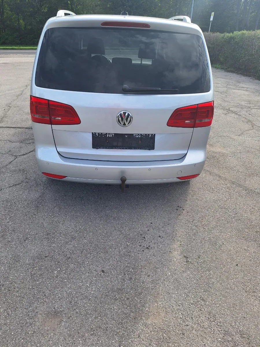 Volkswagen Touran 2012 photo 3