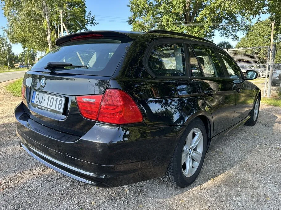 BMW 318 2012 photo 5