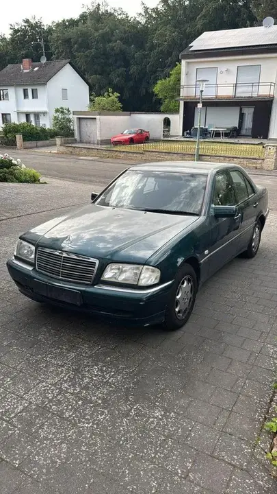 Mercedes-Benz C 240