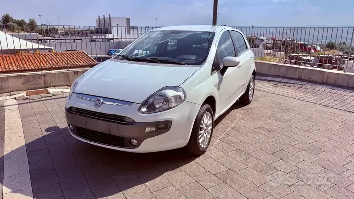 Fiat Punto 2011 photo 5