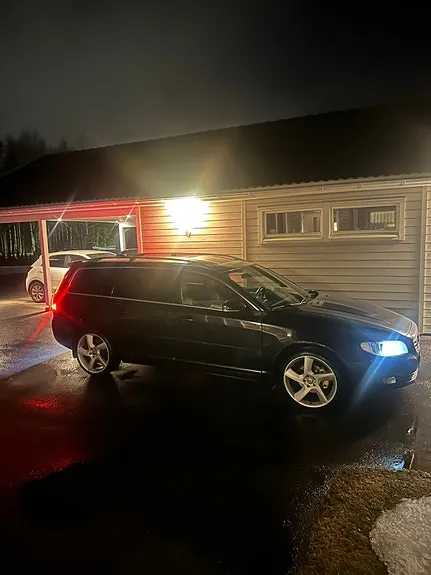 Volvo V70 2015 photo 2