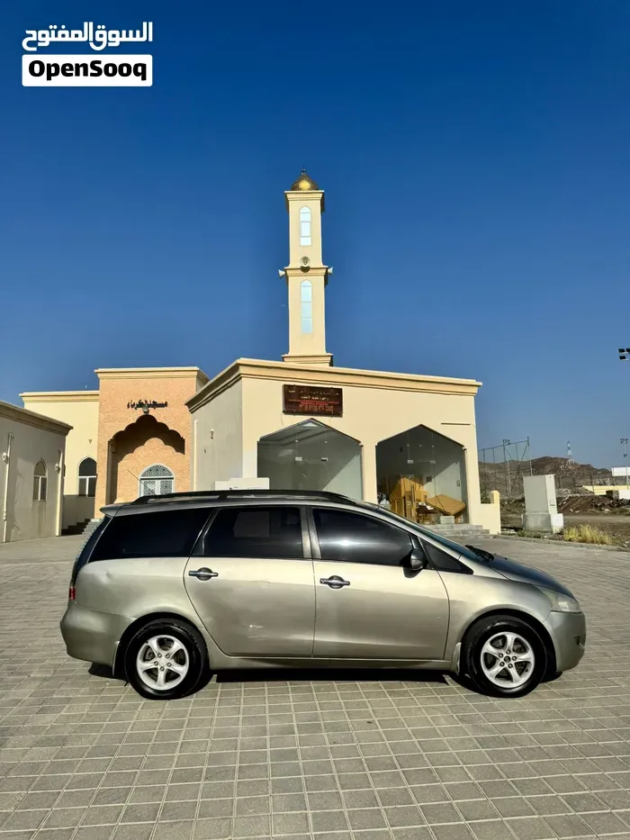 Mitsubishi Grandis 2006 photo 4