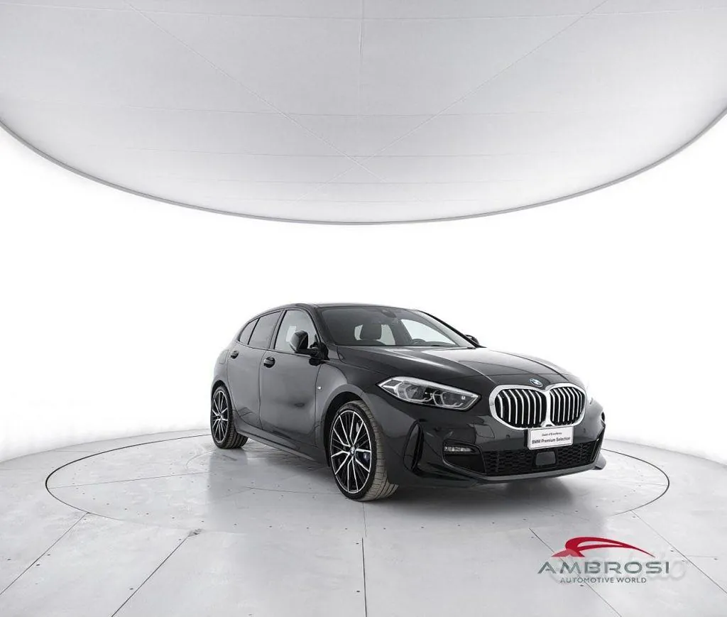BMW 1 Series 2024 photo 2