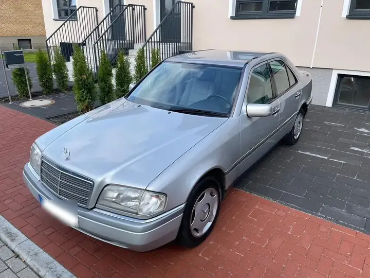 Mercedes-Benz C 180 Elegance