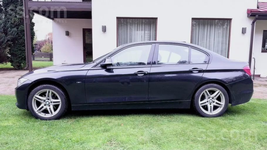 BMW 320 2012 photo 2