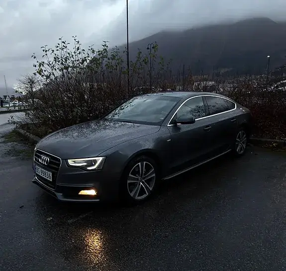 Audi A5 2013 photo 2