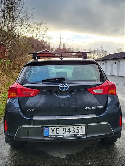 Toyota Auris 2013 photo 2