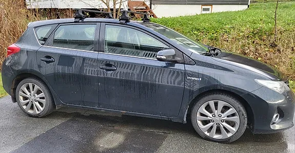 Toyota Auris 2013 photo 3