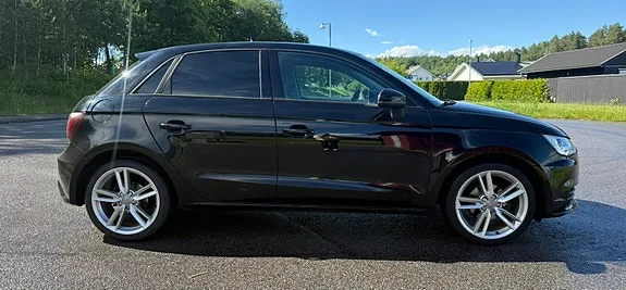 Audi A1 2016 photo 2