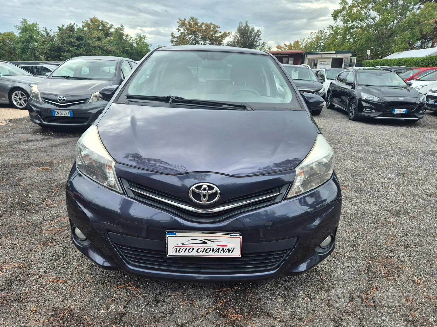 Toyota Yaris 2012 photo 2