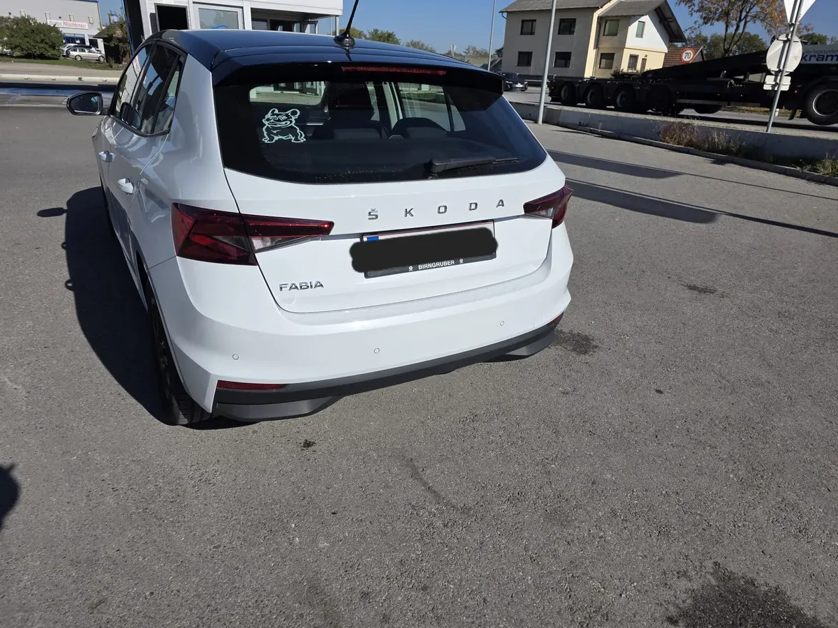 Skoda Fabia 2022 photo 2