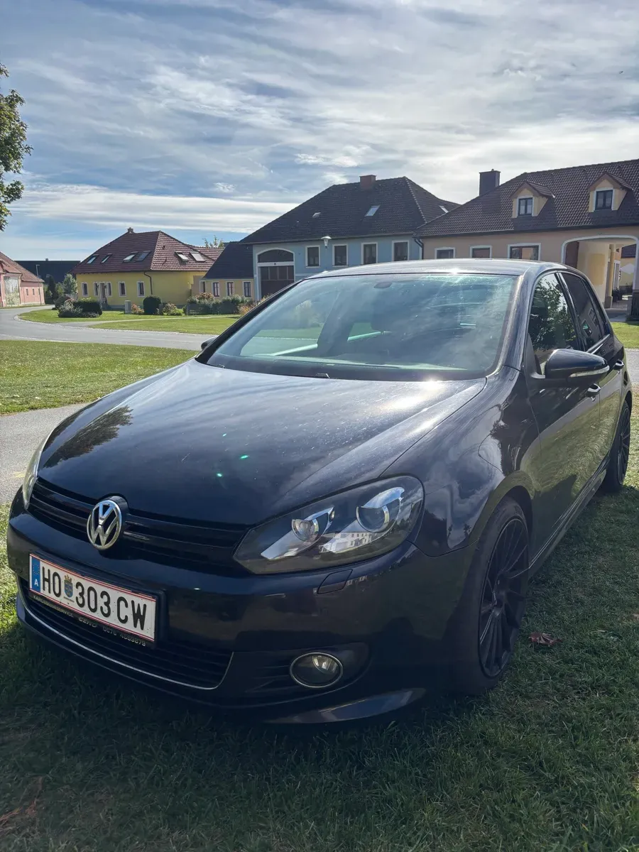 Volkswagen Golf 2011 photo 2