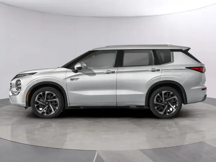 Mitsubishi Outlander 2026 photo 3