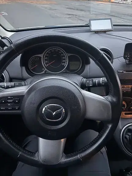Mazda 2 2011 photo 5